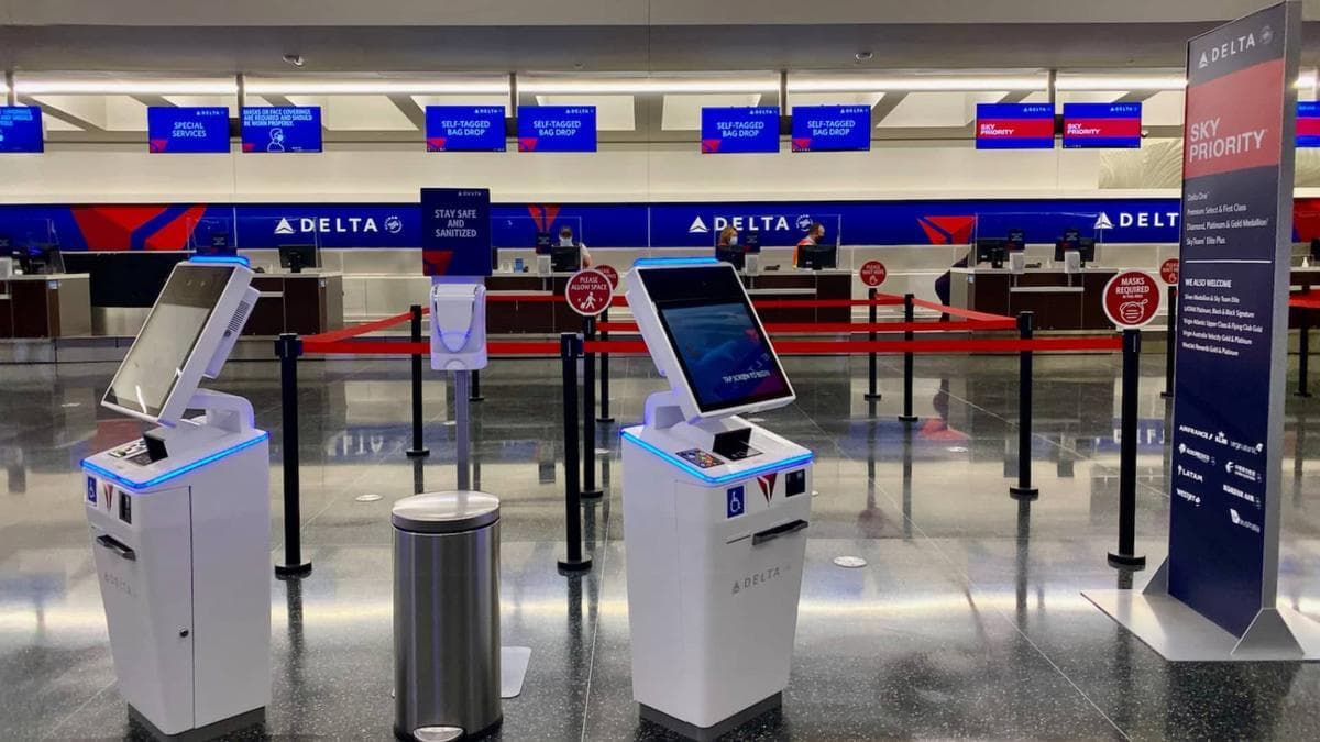 Delta check-in signage
